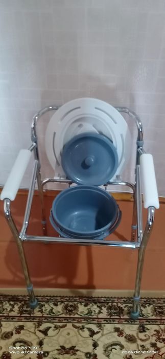 Санитарный стул для инвалидов