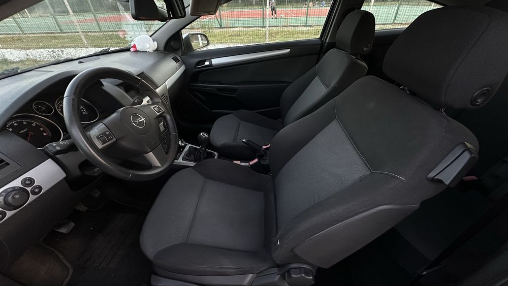 Opel Astra H GTC 1.6