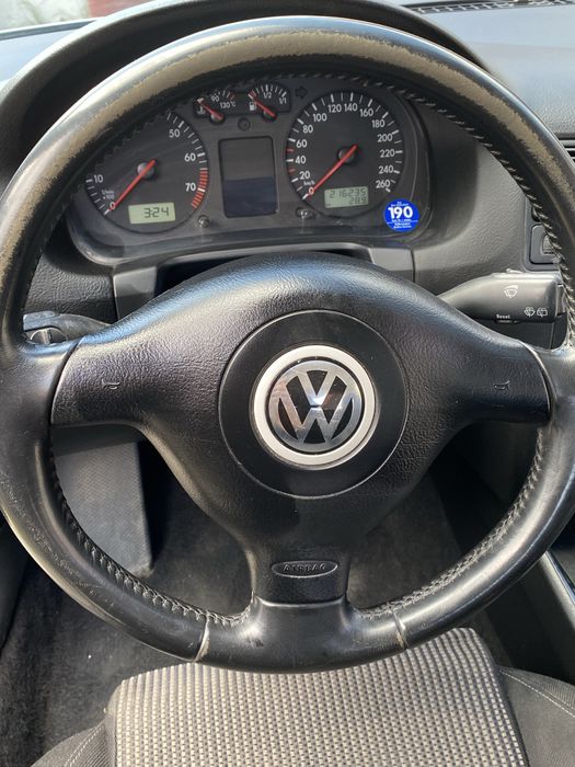 Vând golf 4 1.6 benzina