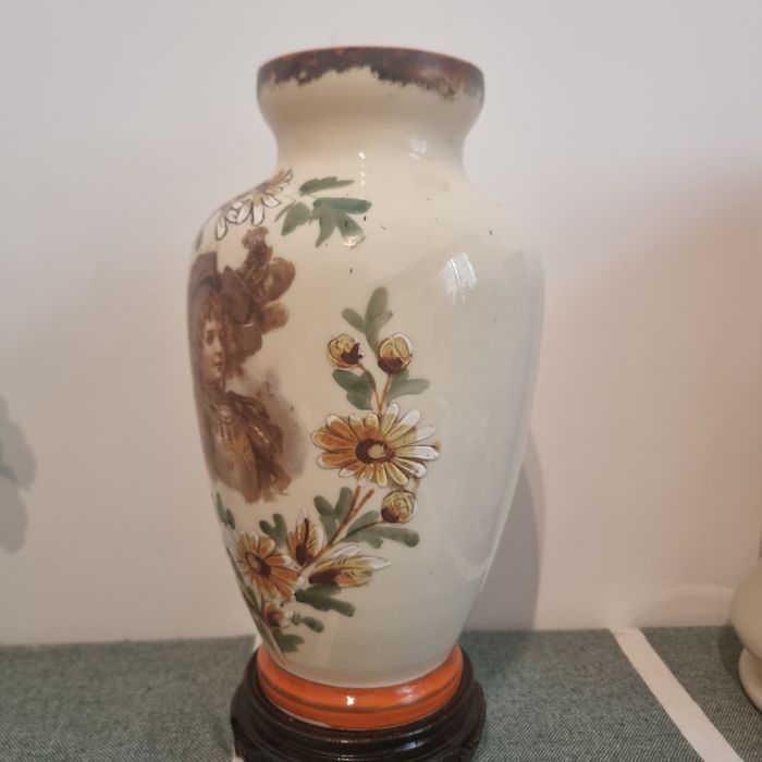 Vază porțelan pictată manual portret victorian decor floral vintage