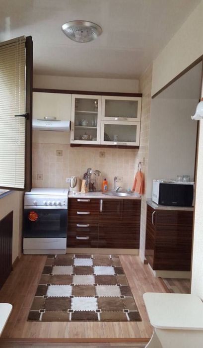 Квартира на Ц6-Пожарка 3/2/4 общ пл 70м с обстановкой