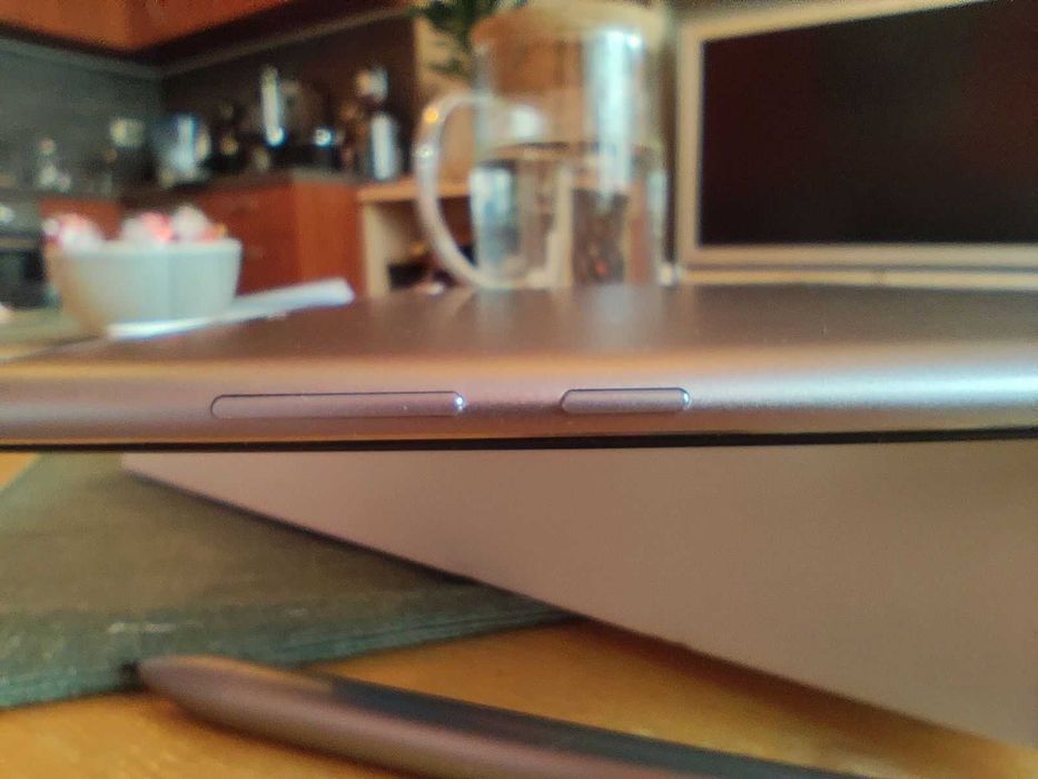 huawei mediapad m5 lite 10+ таблет, не различим от нов!