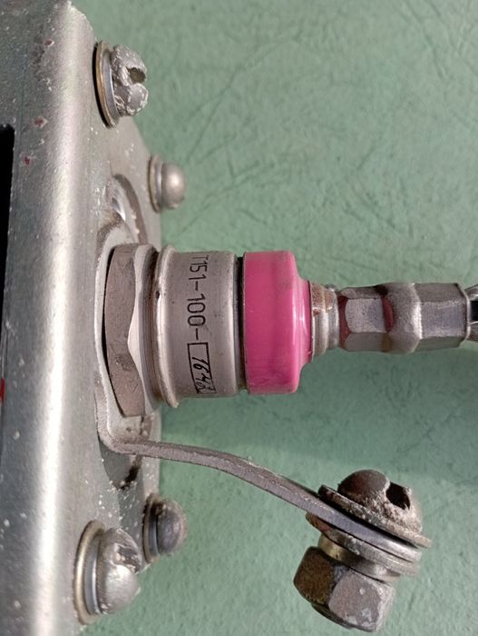 Продам тиристоры