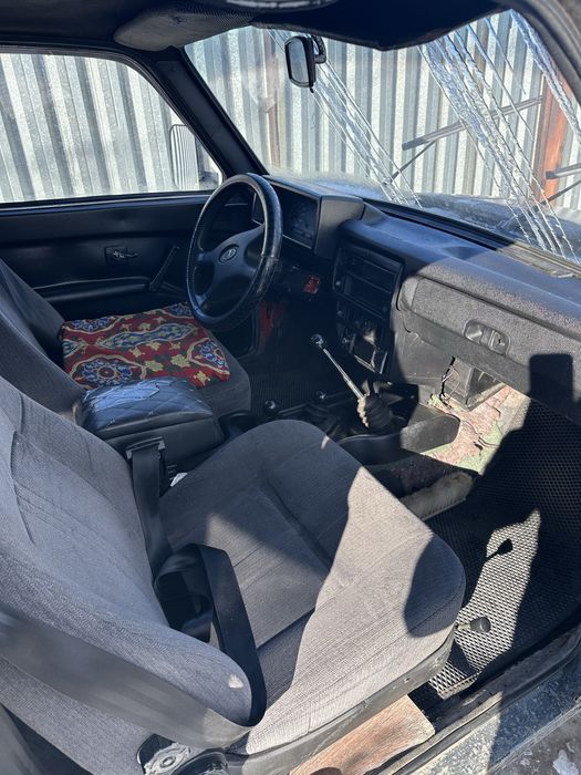 Продам ниву  инжектор  2002 года