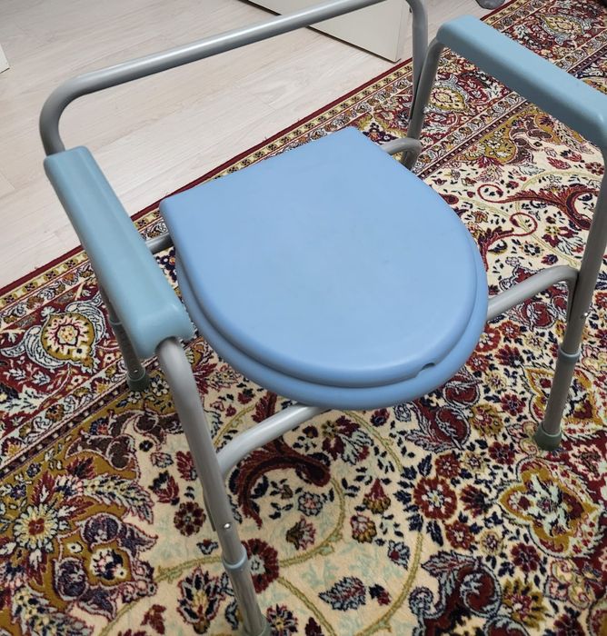 Продам стул туалет.