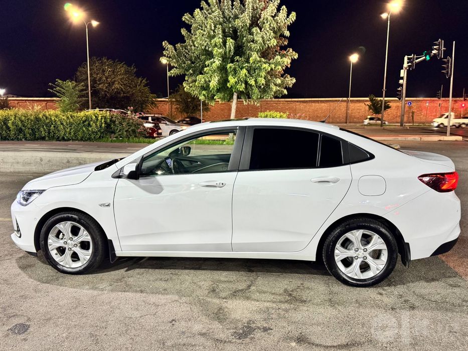 Chevrolet onix premier plus