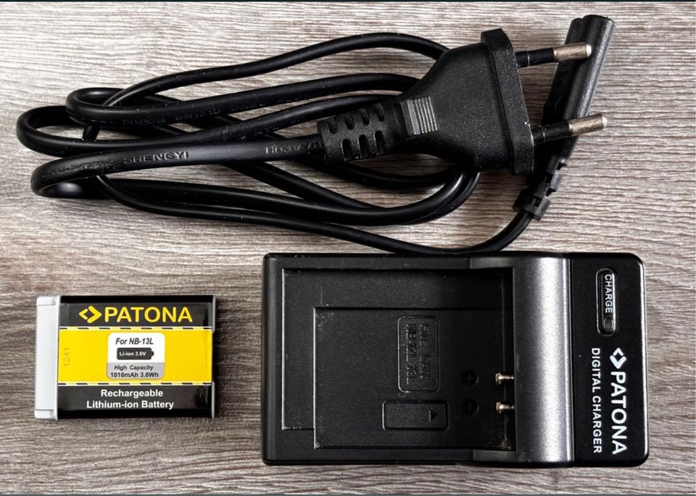 Canon G7X Mark II + card si baterii