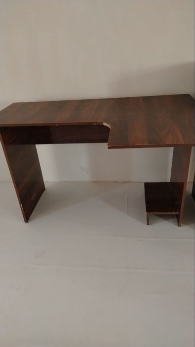 3 та стол офис йо дарс к,илиш учун