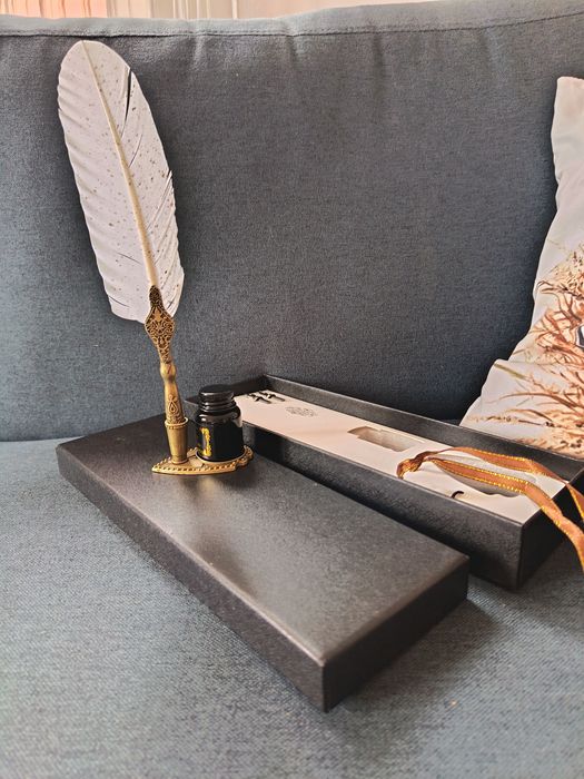 Set caligrafie cu pană, calimara și suport