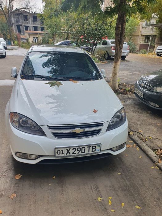 Продается chevrolet gentra 3-позиция 2022года