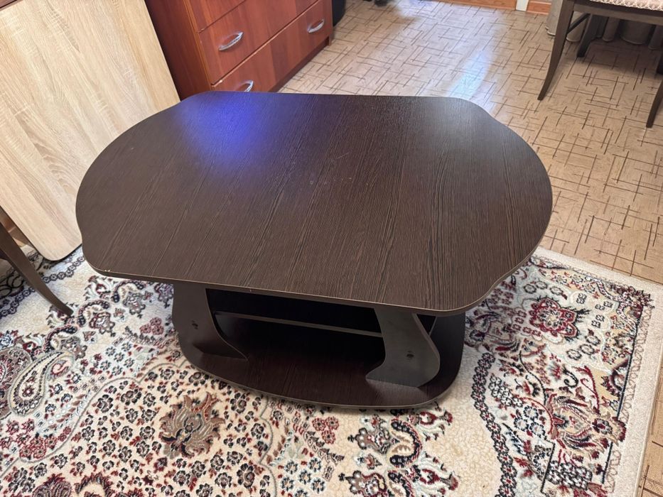 Продаю журнальный столик