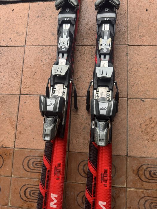 Atomic-ски и автомати и обувки подарък