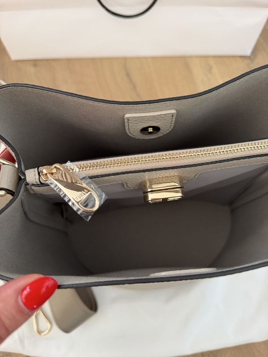 Чанта Furla Danae bucket bag