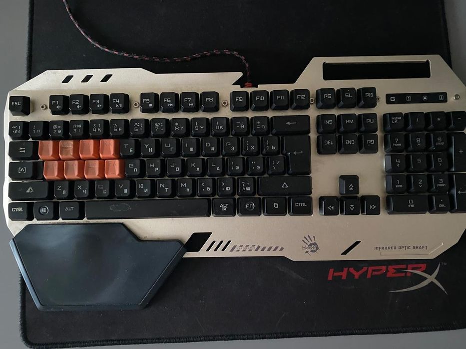 Компьютер и ноутбук вместе