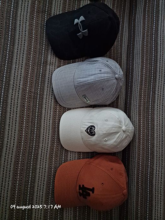 Set 4 șepci de bărbați