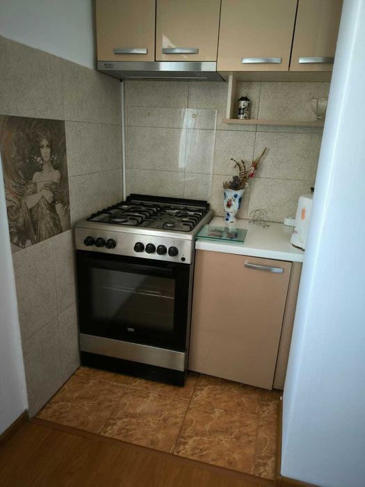 Vanzare ap. 2 camere, etaj 3, spatios, mobilat si utilat, Crihala Nord