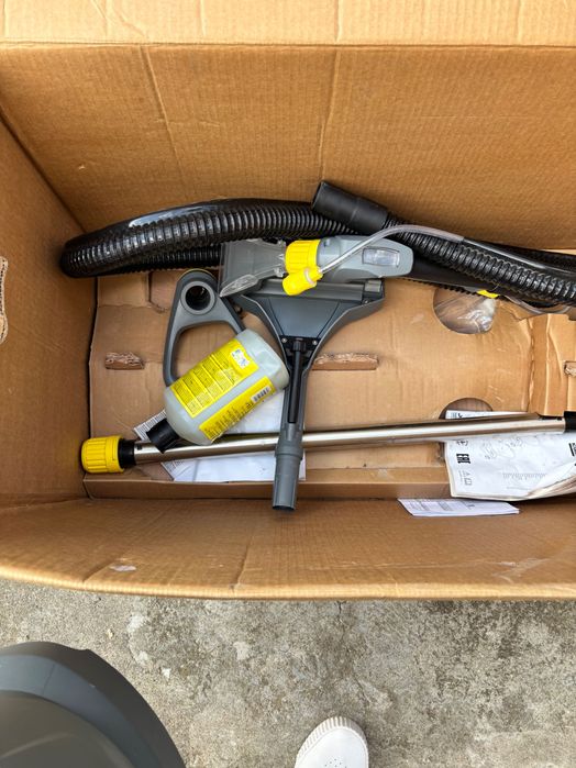 Karcher Puzzi10/1 injecție extractie