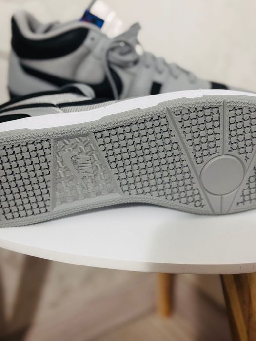 Vând adidasi Nike noi!Marime 44