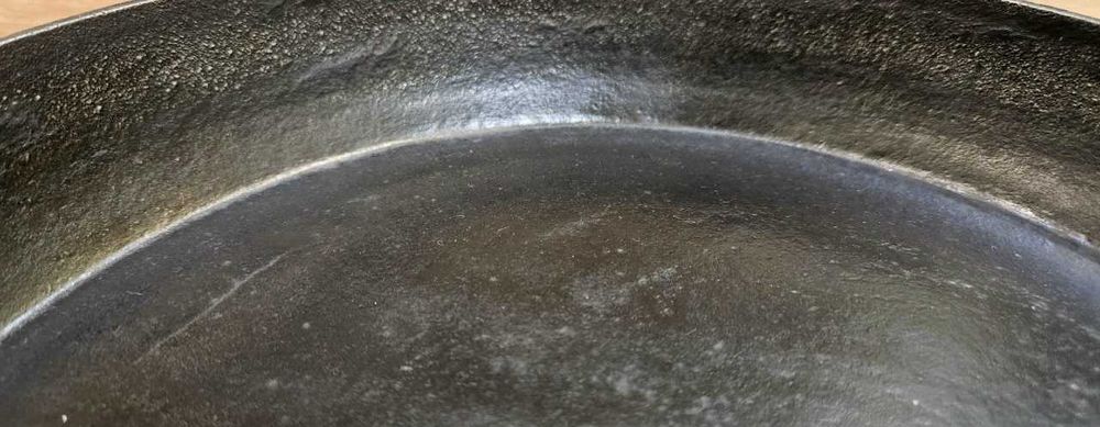 Чугунная сковородка производство СССР  d. 25 см.