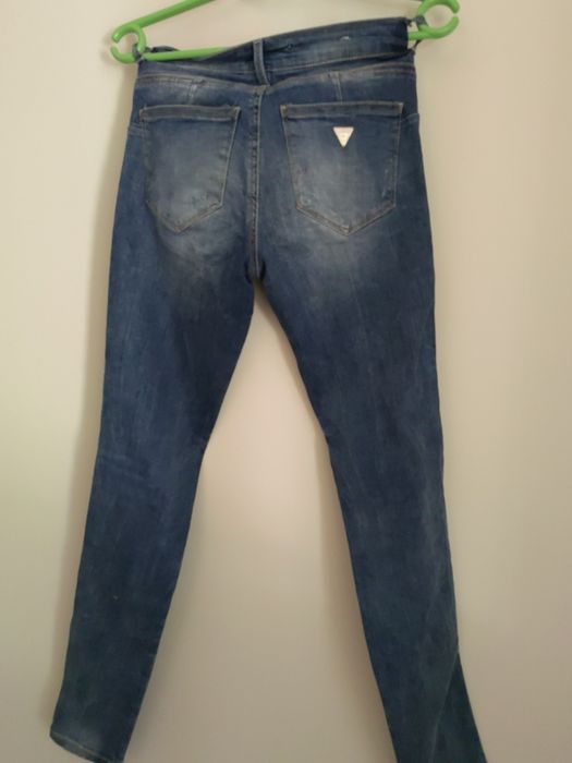 Дънки на Guess..