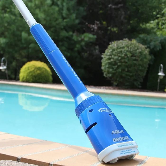 Aqua Broom for Pool and Water Vacuum Cleaner Battery Powered