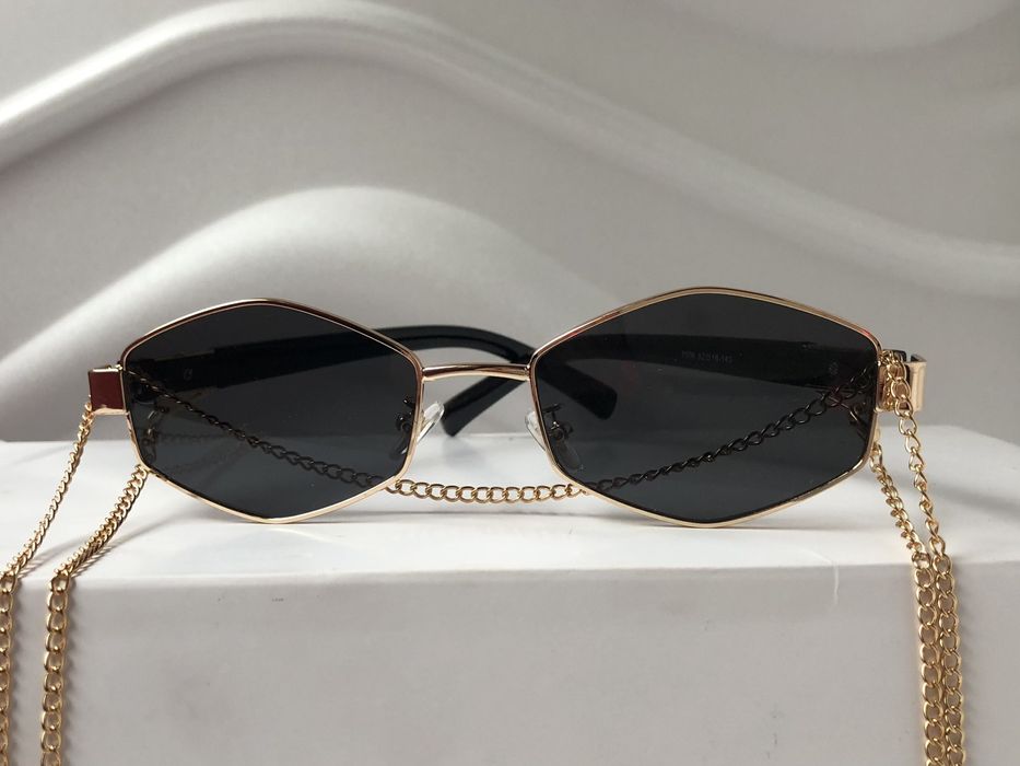 Актуални дамски слънчеви очила със синджир/ верижка/