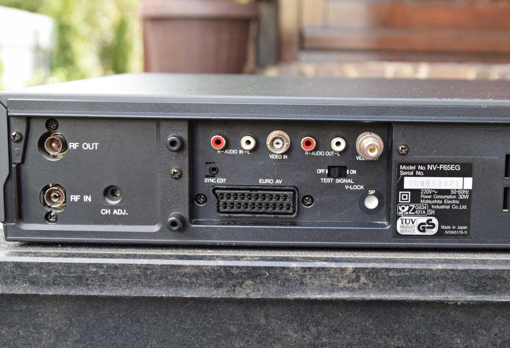 Video recorder VHS Panasonic NV-F65 stereo Hi-Fi cu defect