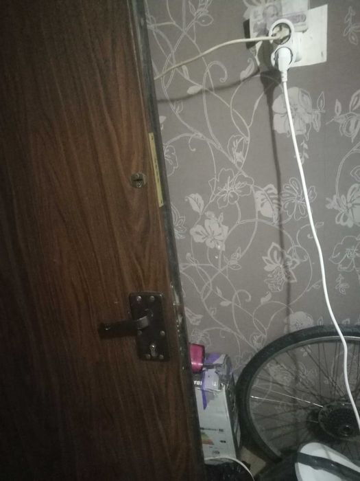 Метална врата без каса!