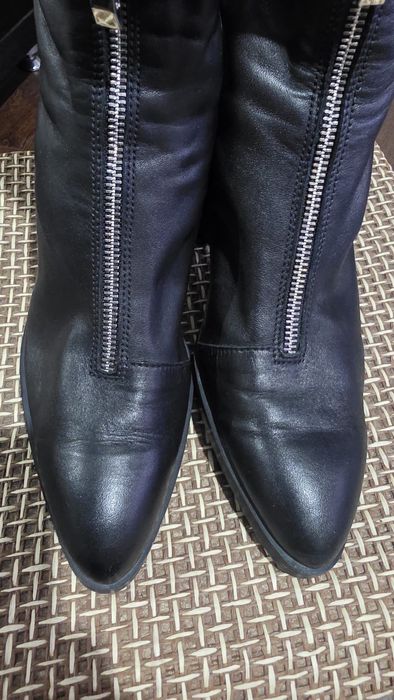 Ghete piele naturala Zara,purtate 1 data, toc de 8cm, nr40