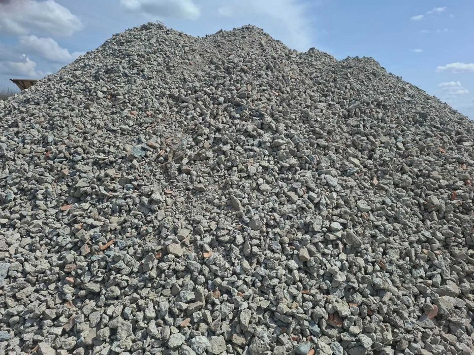Vand beton, piatra  concasata
