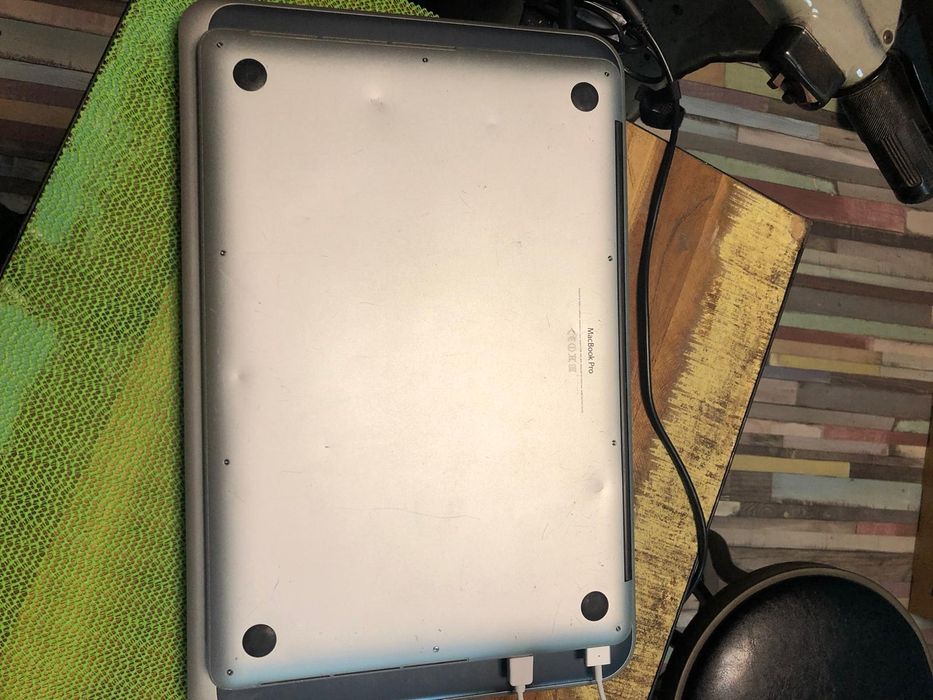 Placa de baza MacBook Pro ( Retina , 15--inch ) . Se dezmembreaza .