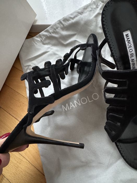 Оригинални сандали на Manolo Blahnik