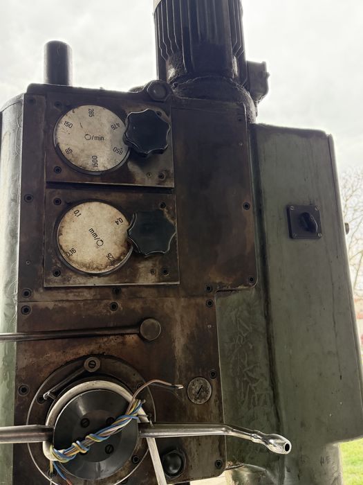 Настолна бормашина с менгеме