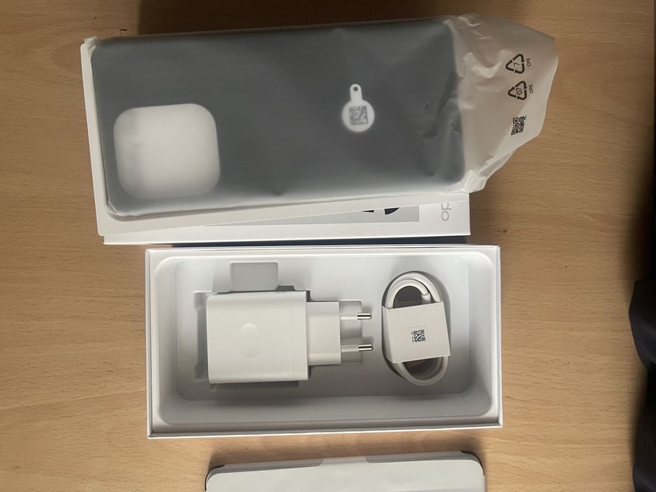 Продам oppo A5i состояние новый