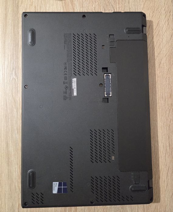Laptop Lenovo ThinkPad X260 | i7 | 8GB RAM | Full HD 1080p | Tastatură iluminată