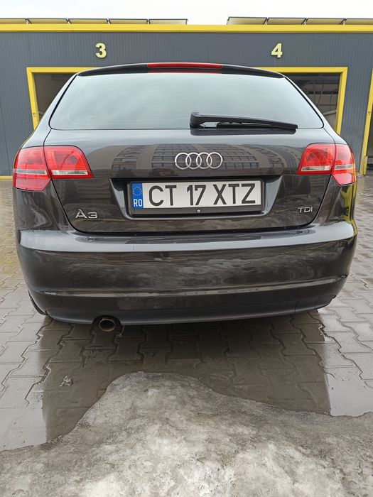 Vând Audi A3 1.6