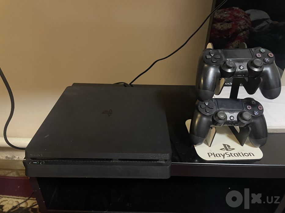 Playstation 4 slim
