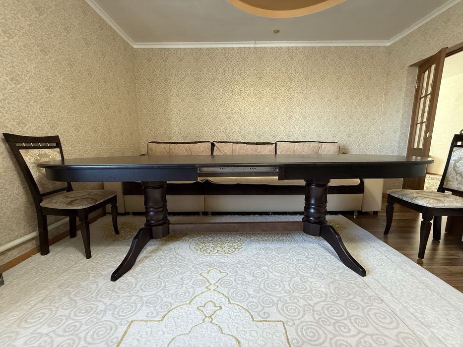 Продам стол + стулья 8 шт