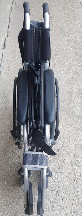 Scaun cu rotile din oțel cu antrenare manuală