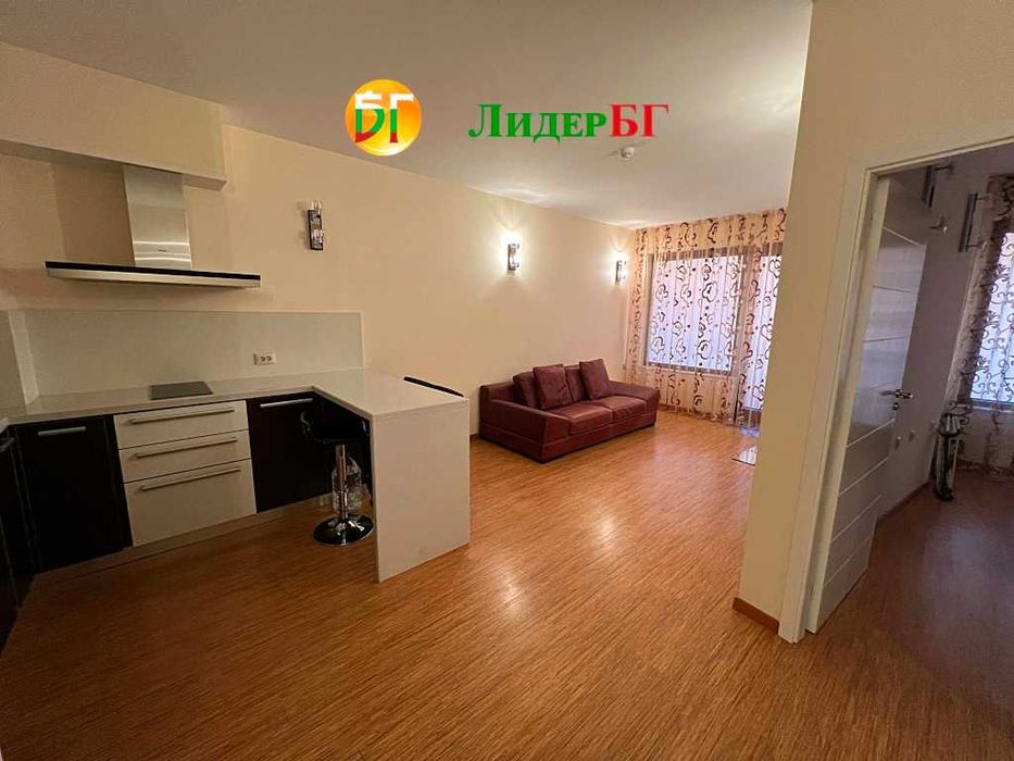 Тристаен апартамент с фронтална гледка към морето в комплекс Сирена