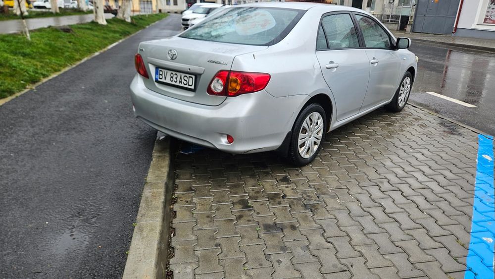 Vând Toyota Corola