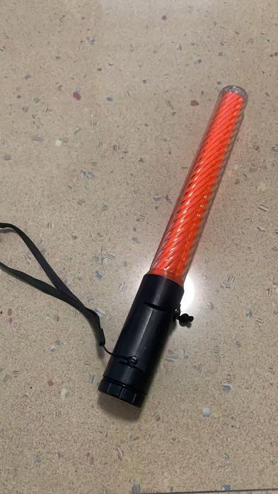 Жезл регулировщика красный