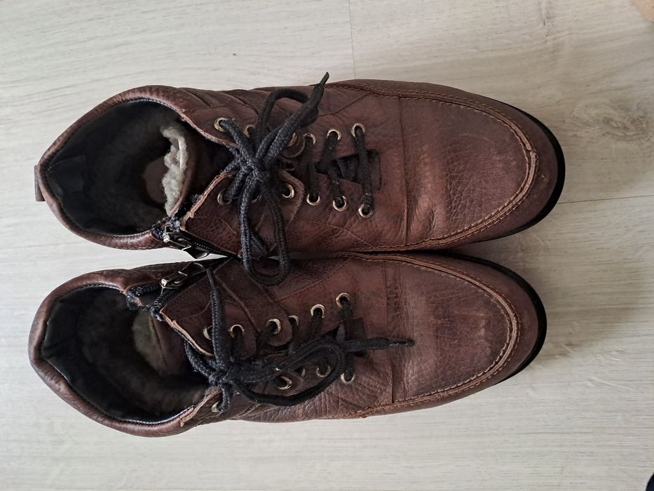 Ерлер аяк киімі сатылады