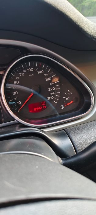 Продаётся Ауди Q7 3.0 Дизель