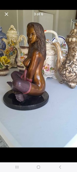 Скулптура на жена