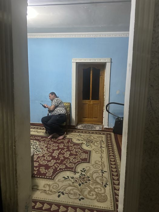 Uy sotiladi shota rustavilida joykashgan objijitada 4 ni 4  da joylash