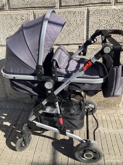 Бебешка количка.