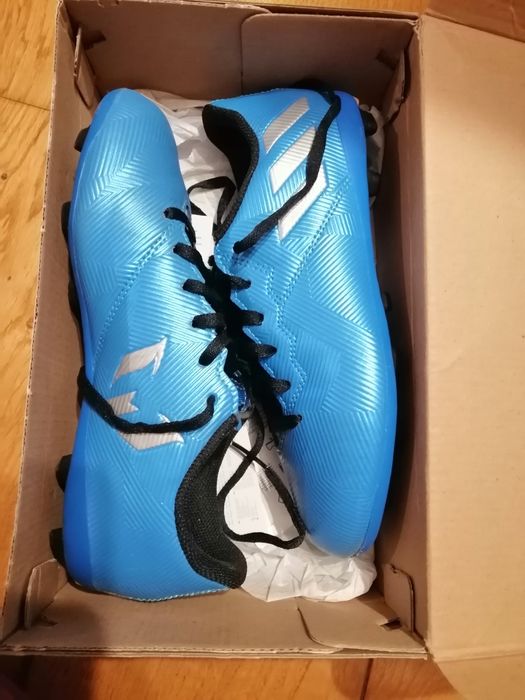 Нови бутонки adidas Messi 16.4