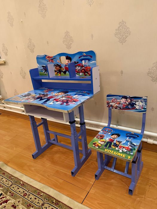 Детский стол со стульчиком