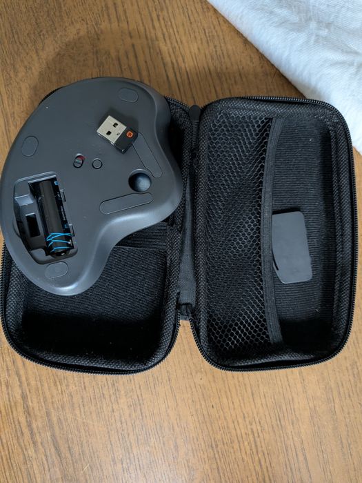 Беспроводная мышь Logitech ERGO M575